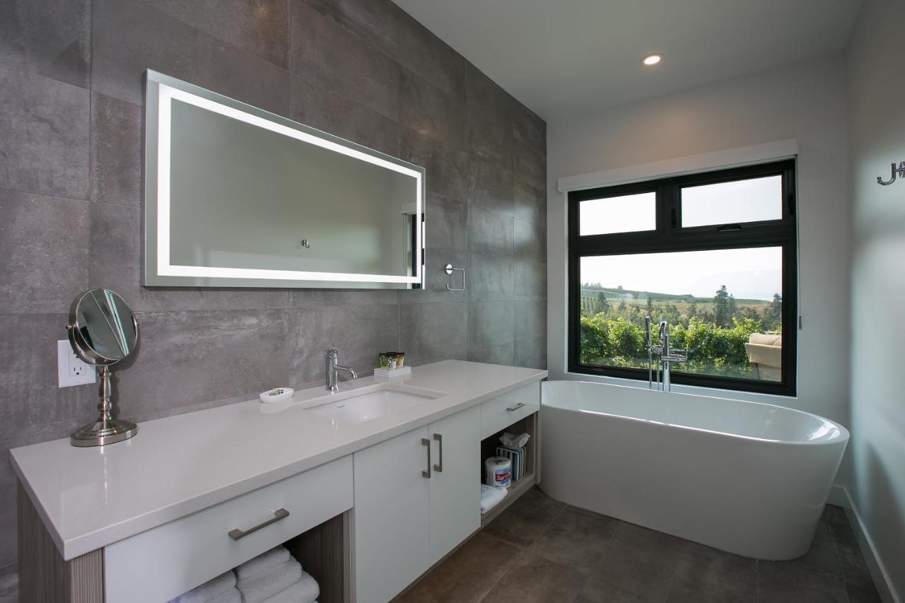 The Inn At Therapy Vineyards Naramata Luaran gambar